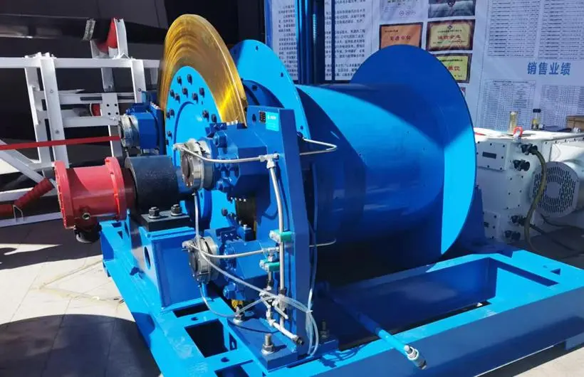 Torno de izaje minero JTP con motor de imanes permanentes integrado