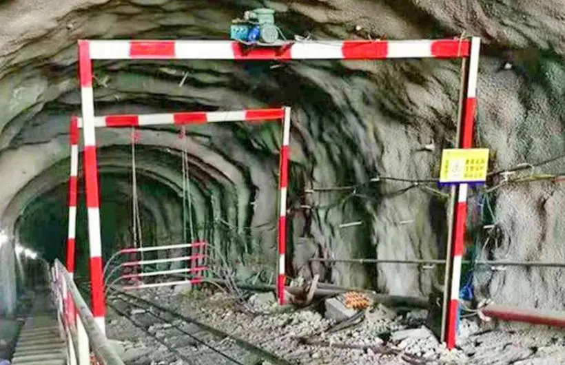 Dispositivo anti-descontrol vías inclinadas mineras