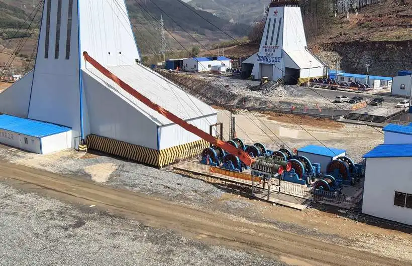 Malacate de izaje para hundimiento de pozos mineros JZ